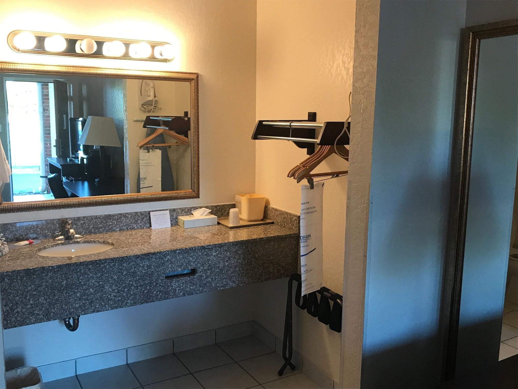 Days Inn By Wyndham Cave City Kültér fotó