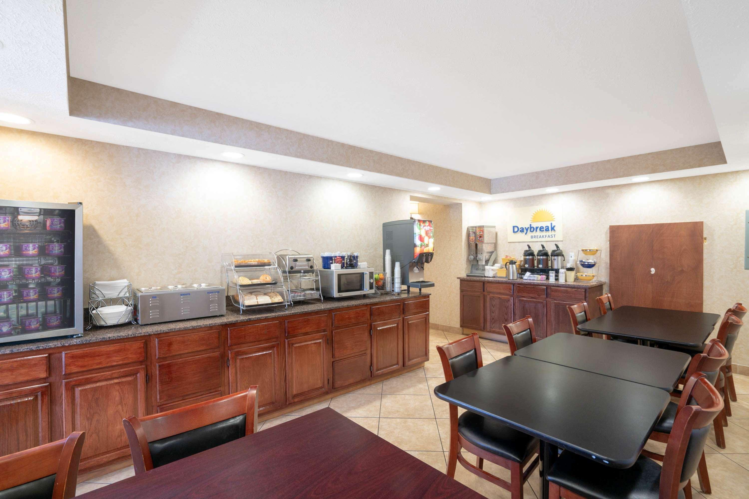 Days Inn By Wyndham Cave City Kültér fotó