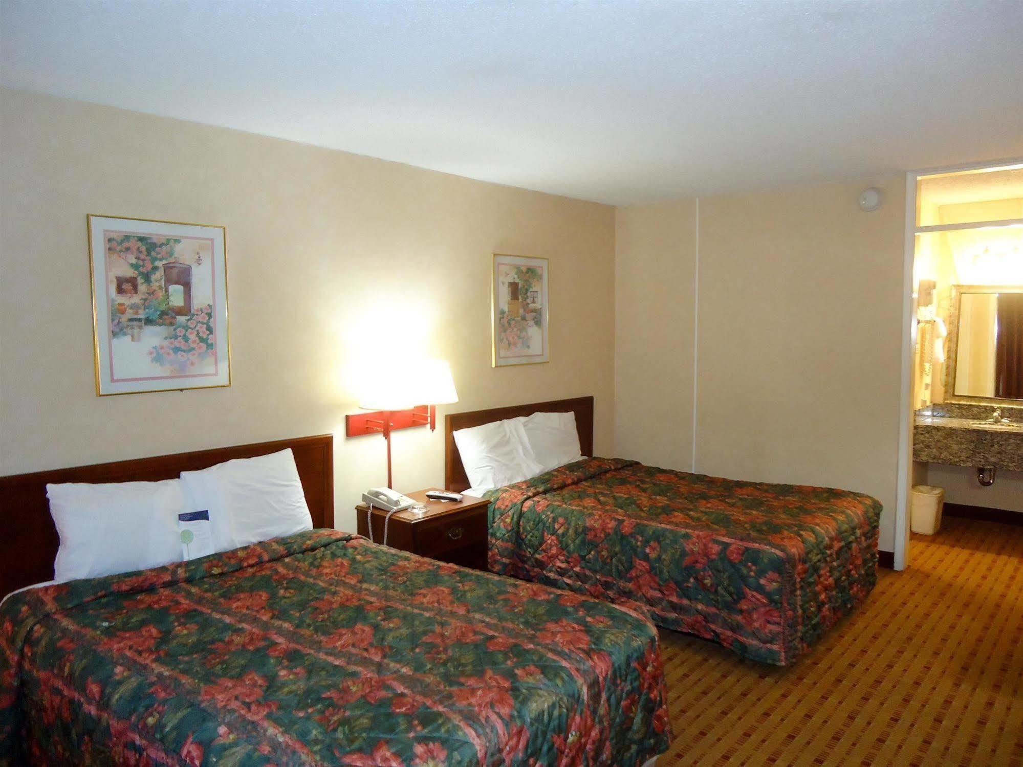 Days Inn By Wyndham Cave City Kültér fotó